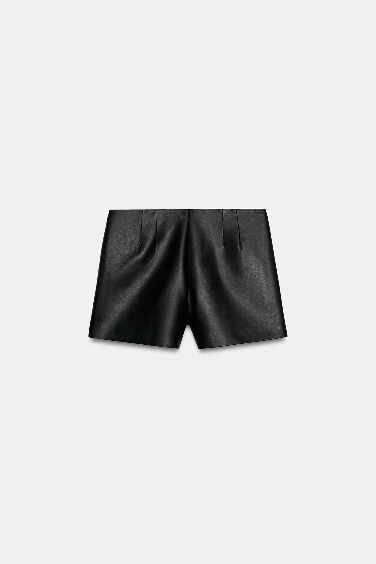 #121315, Noir